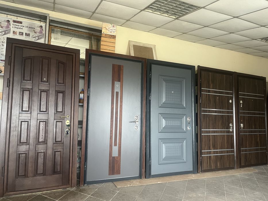 Двері вхідні броньовані РОЗПРОДАЖ