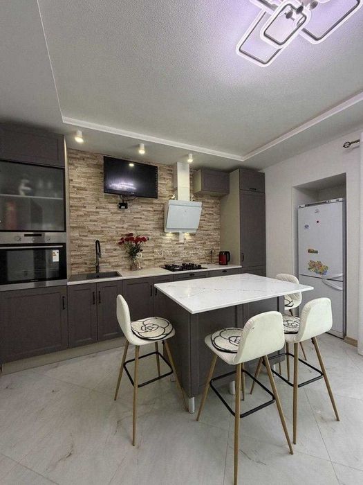 Продаж 3-кімн. квартири  у Святопетрівському - View 3