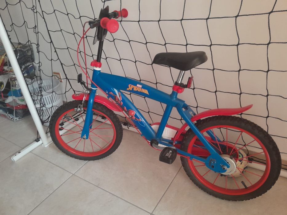Bicicleta spider man criança