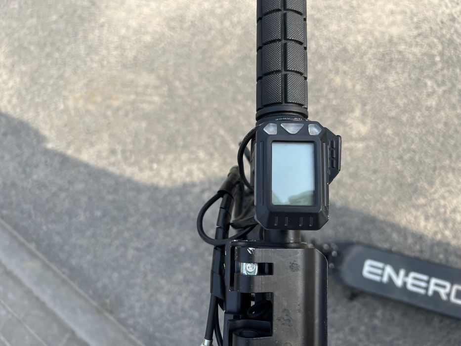 Hulajnoga elektryczna enero DIOSA czarna 250W