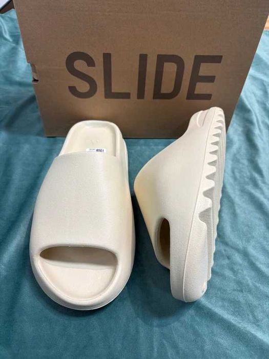 Yeezy_Slide_Białe.45