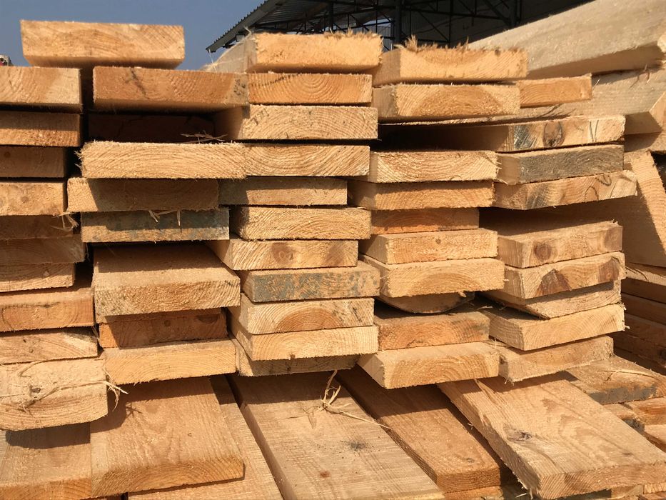 Пиломатериали з Закарпаття з сосни. Брус, дошка, рейка, доставка.