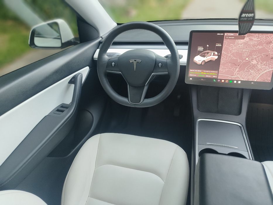 Tesla Model Y 21 р. 82 кВ. Київ