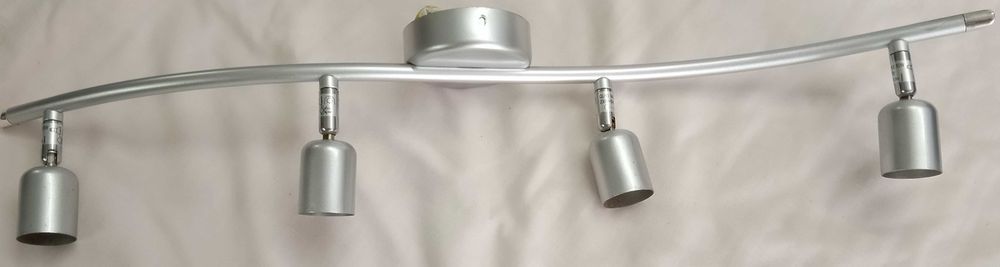 Ceiling lamp with 4 bulbs, for €10