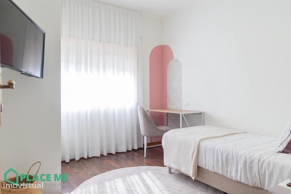 Single Room - Exclusively for Girls - São Vítor