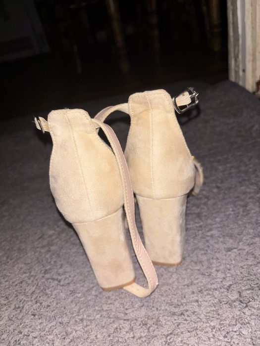 Гарні, стильні, жіночі туфлі