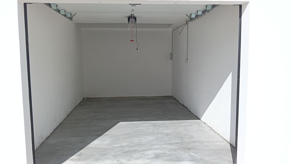 Garagem arrumos armazém