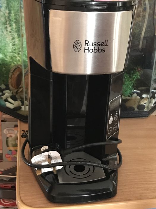 Майже нова Кавоварка Russell Hobbs 650W