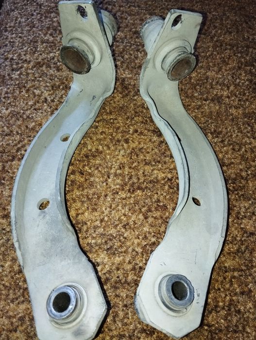 Кронштейн подрамника на Рено Меган 2