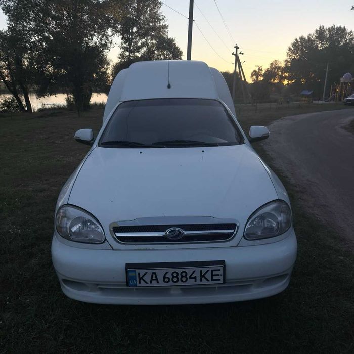 Автомобіль Lanos продажів