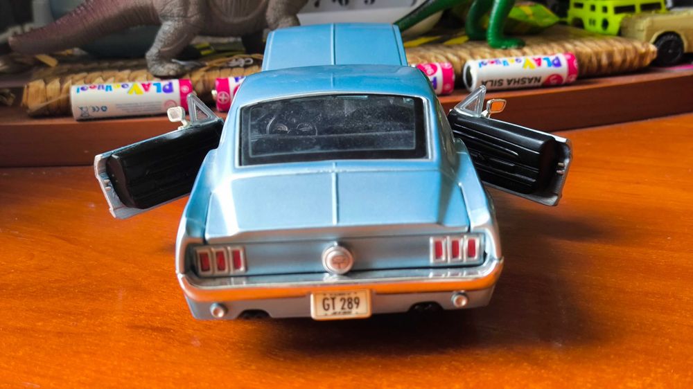 Машинка Ford Mustang GT 1967 1/24 Maisto
