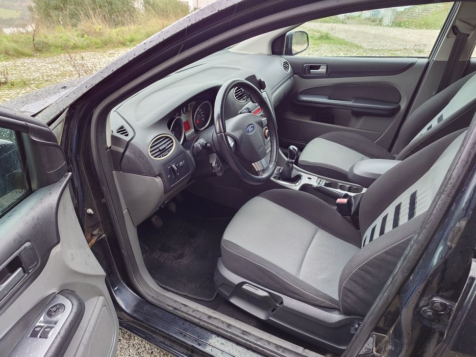 Ford focus 1.6 110cv  2010
