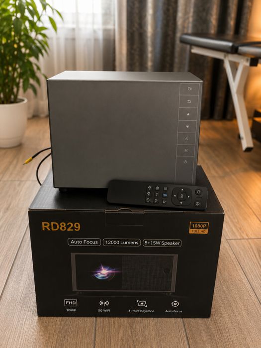 Проектор RD829 Full HD 1080P | 5G Wi-Fi | Auto Focus | 4-Point Keystone | Ідеальний стан
