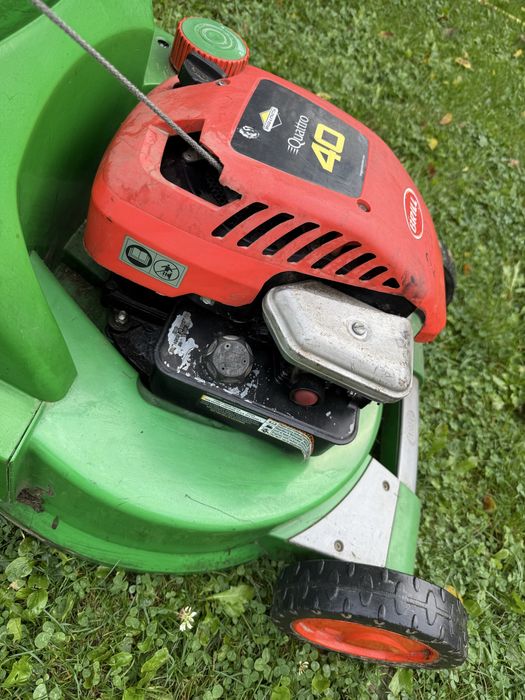 Газонокосилка бензинова