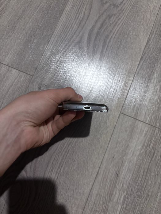 Продам телефон samsung GT-s7562