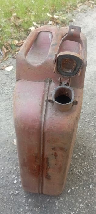 Каністра 20 літрів,нетече,