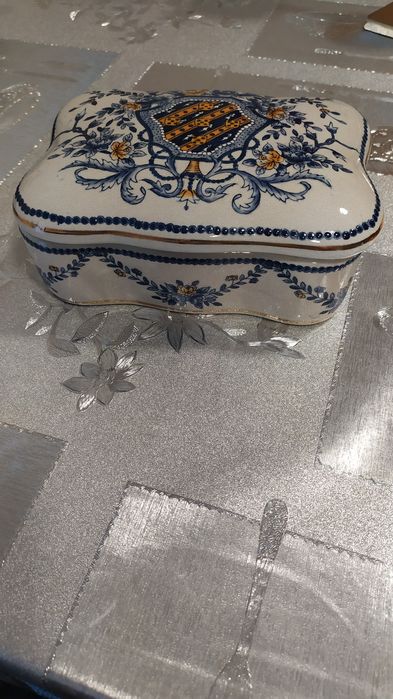 Guarda jóias antiquíssimo