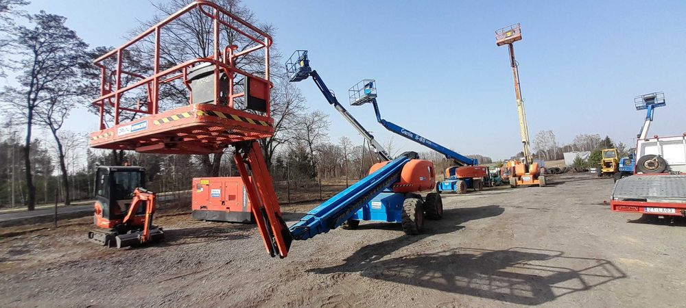 Podest teleskopowy JLG 660SJ