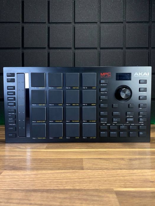 Akai MPC Studio 2 (Доставимо кур’єром — БЕЗКОШТОВНО!)