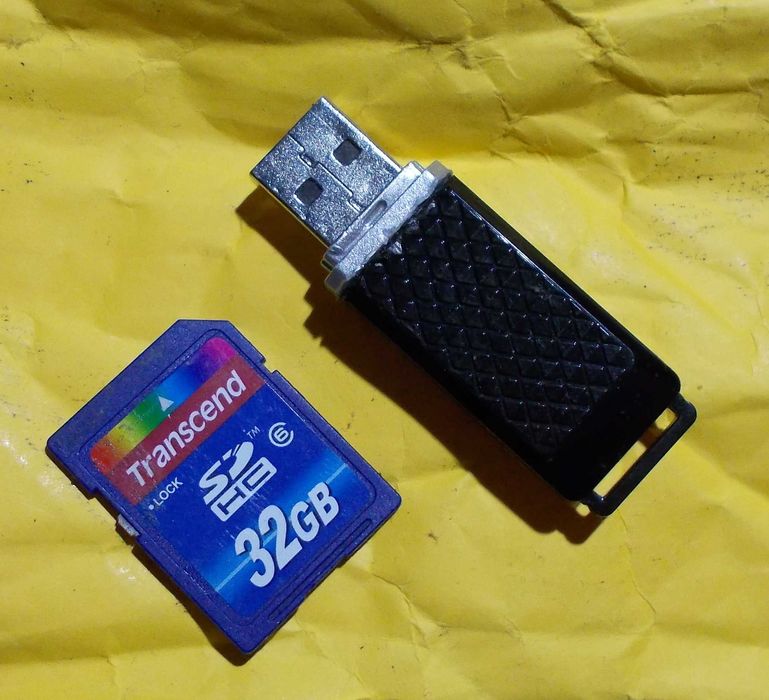 Флешка, Карта памяти 32 Гб