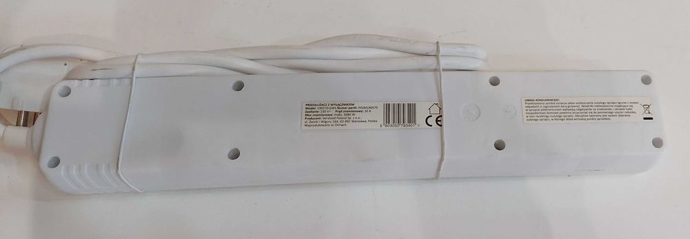 Listwa zasilajaca  6 gniazd + wyłącznik  na 230 V_ 16 A