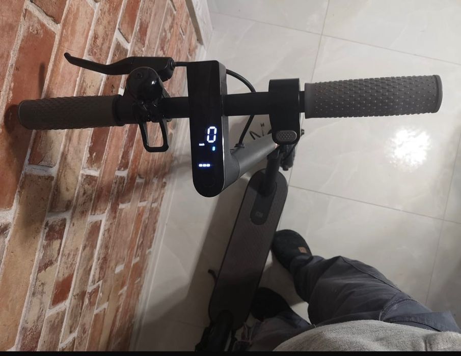 Xiaomi Mi Essential Electric Scooter