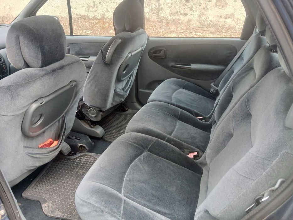 Renault Scenic 1.9 gasóleo