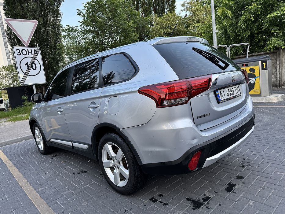 Mitsubishi  Outlander 4WD 2015 під ремонт КПП