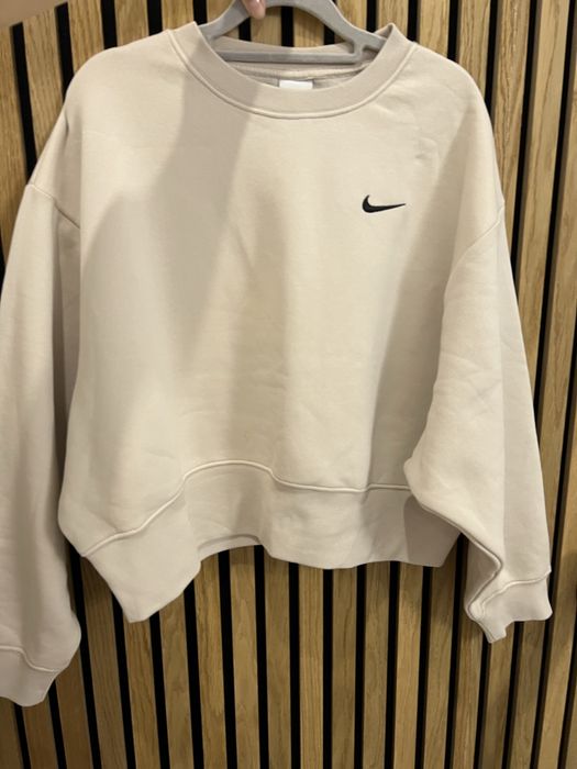 Кофта найк оригінал іде трішки укорочена стан нової