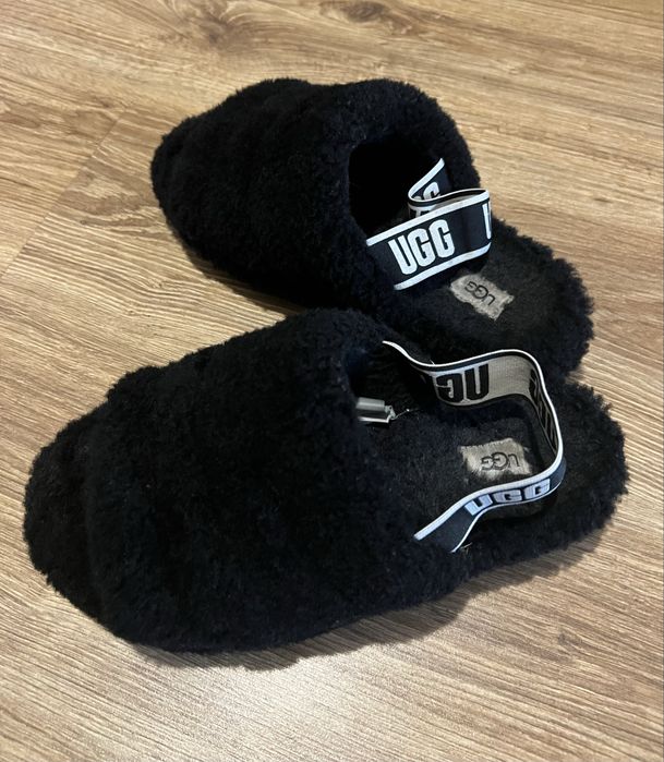 Босоніжки Ugg чорні натуральні