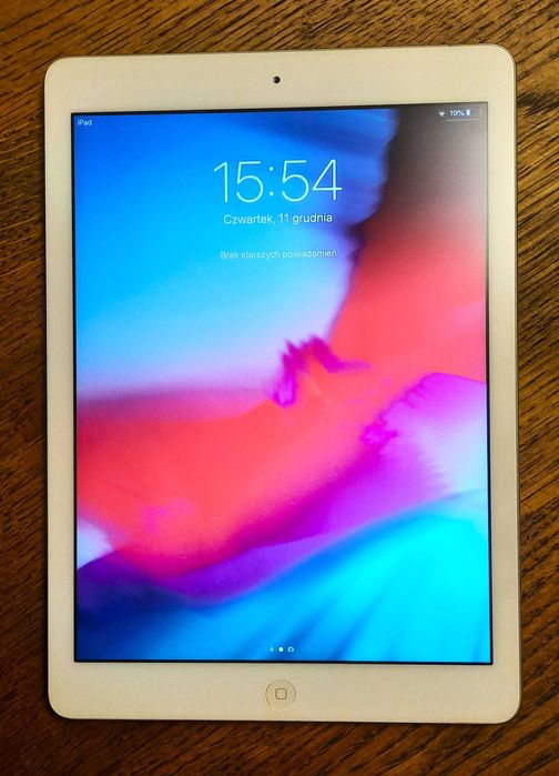TABLET Apple iPad Air 9,7" 16GB biały & srebrny BDB STAN 100% SPRAWNY