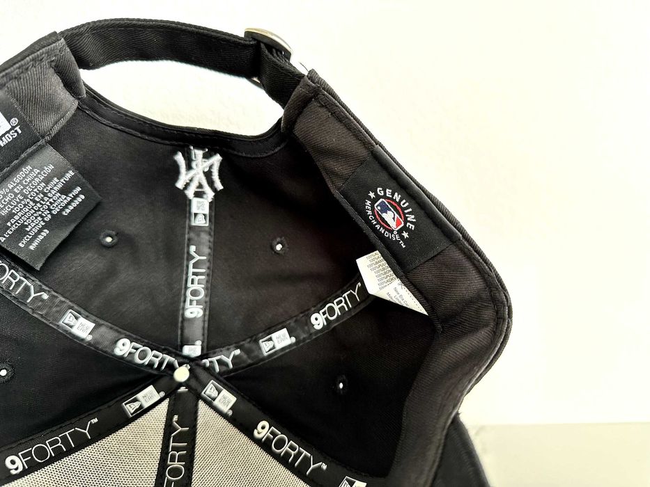 Czapka z daszkiem NEW ERA 9FORTY 940 New York Yankees CZARNA + róża