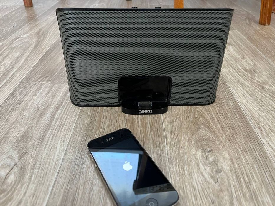Продам Iphone 4s 64gb