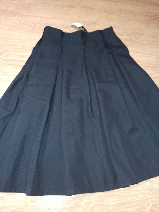 Продам новую юбку (спідниця) в складку темно-синього кольору р.48