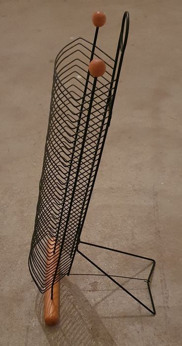 Vendo bonita torre para CDs/DVDs! Como nova - Só 10€