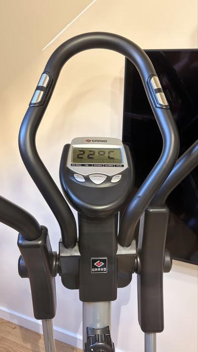 Еліптичний тренажер орбітрек GRAND Cross Trainer
