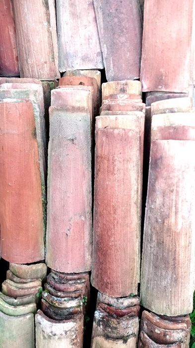 Telhas nacionais antigas em bom estado