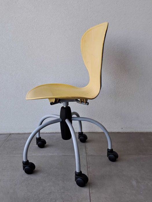 Cadeira ergonómica de secretária