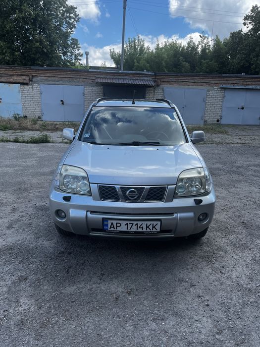Автомобіль Nissan X-Trail, 2005 року випуску