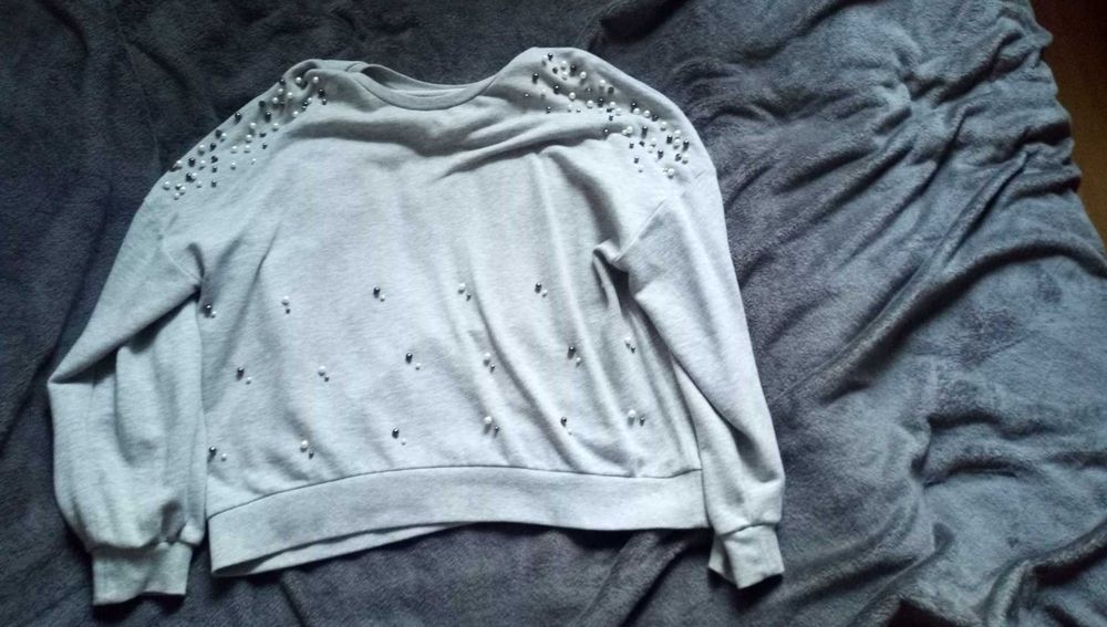 Bluza z perełkami Stradivirus