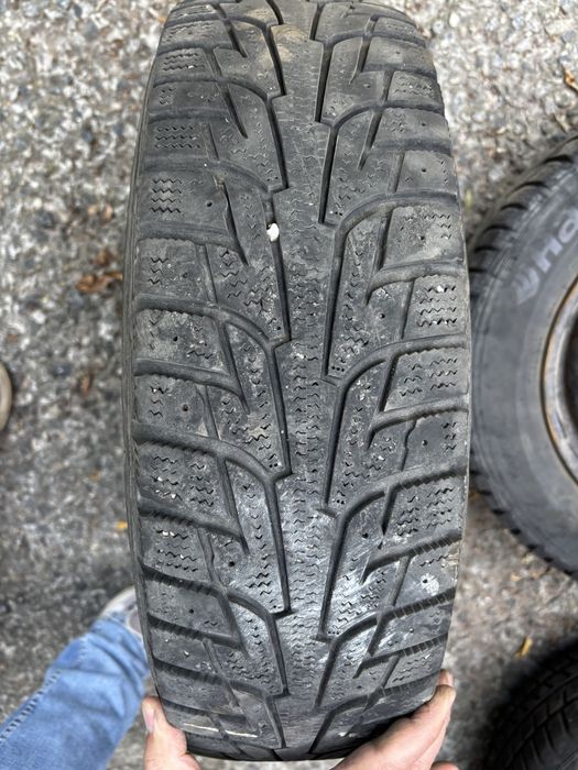 Диски вместе с шинами зимние hankook 175/70 R14