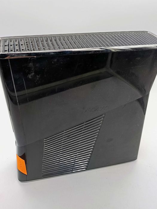 Konsola Xbox 360 S sama konsola - bez dysku