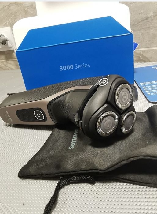 Єлектробритва Philips Series 3000 нова