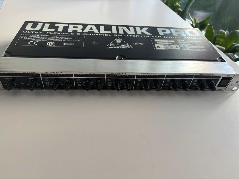 Мікшерний пульт Behringer MX882 Ultralink PRO v2