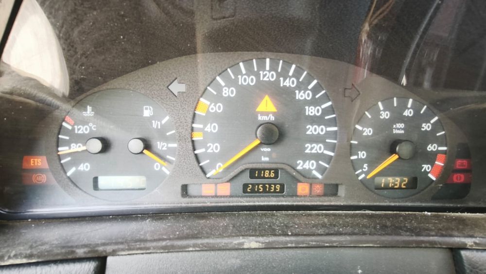 Mercedes Benz E230