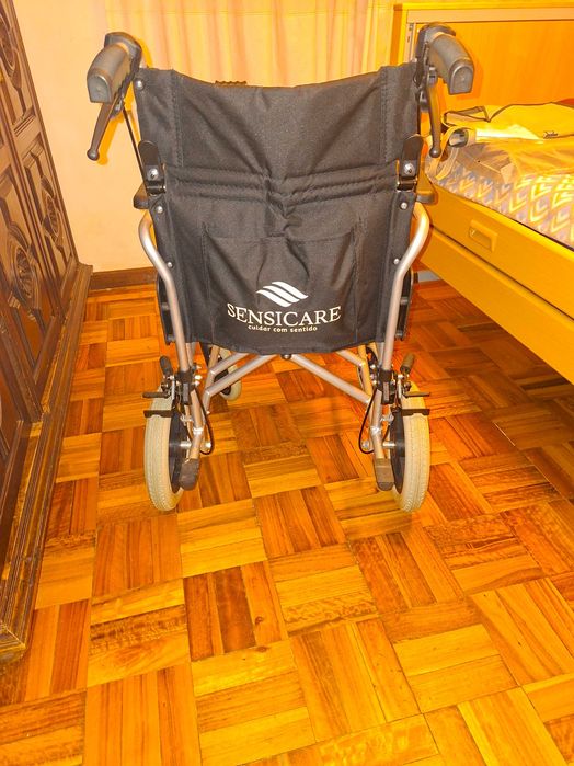 Cadeira de Rodas em Alumínio com Travão SENSICARE YK9064F - COMO NOVAO