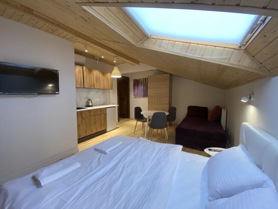 Від власника, вільно сьогодні в центрі Львова, все нове після ремонту.