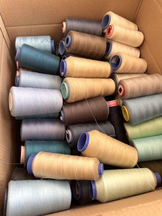 Швейні нитки MAXXIMA