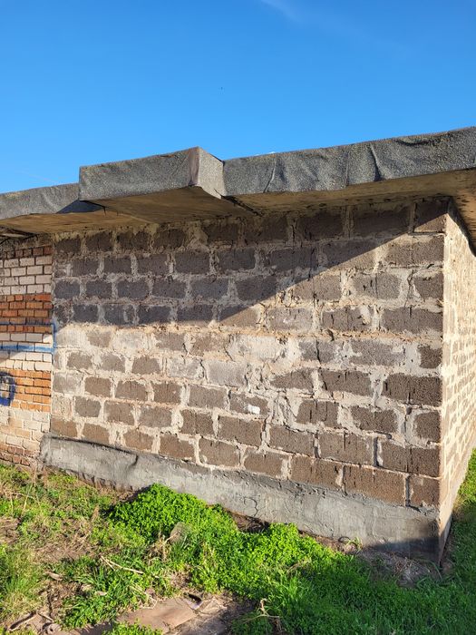 Продам   2    гаража