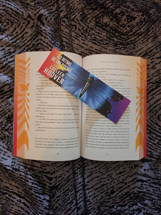 Livro Ao Ritmo de um Poema - Colleen Hoover
